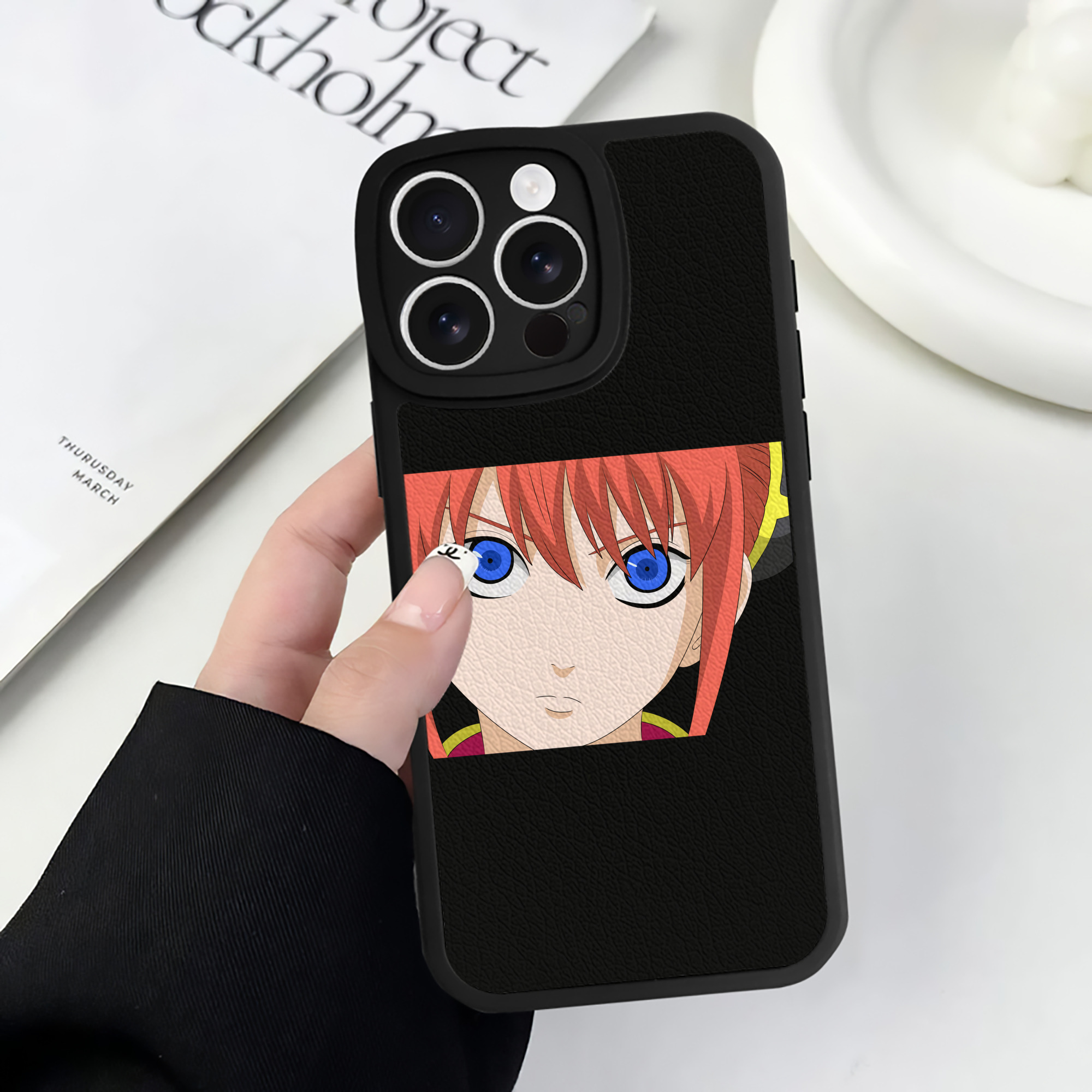 （画像用） ぎんたま 坂田銀時（さかたぎんとき） 神楽 志村新八（しむら しんぱち） GINTAMA Sakata Gintoki Kagura Shimura Shinpachi 【iPhone 16シリーズ対応】シリコンスマホケース（レザー調） 材質：シリコン